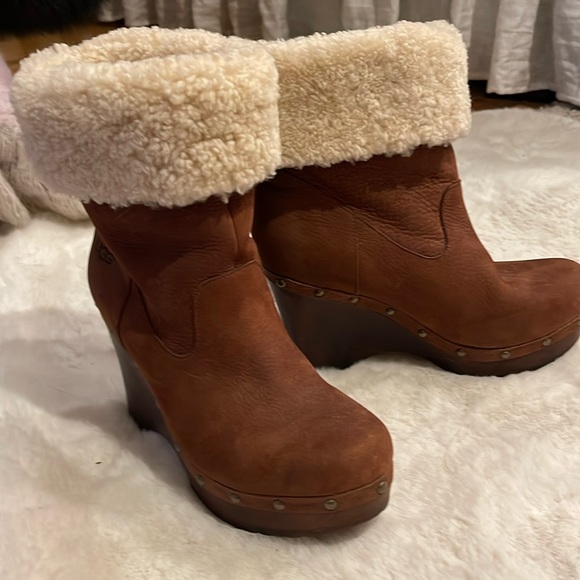 UGG | Boho Cognac Brown Genuine Leather Wool Lined Wedge Ankle Booties Women's 7 - Picture 1 of 5